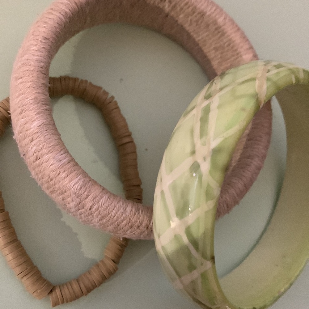 Three bracelets - Picture 5 of 5